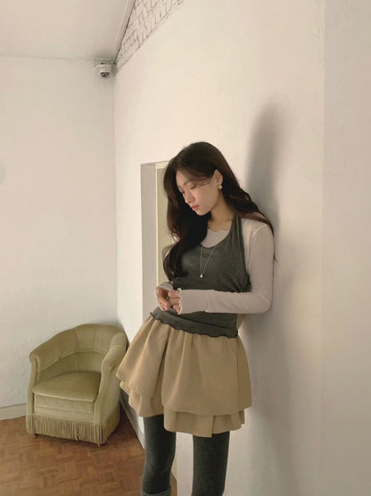 // 質感麂皮絨雙層蛋糕短裙