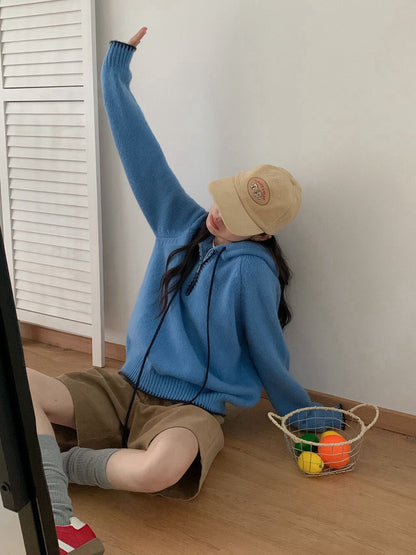 // 撞色半拉鍊連帽軟糯毛衣