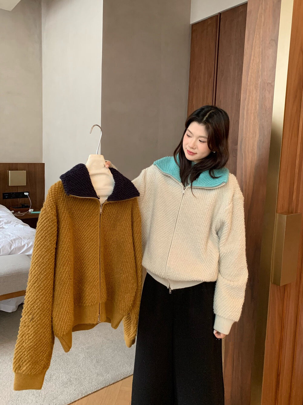 // 撞色翻領圈圈毛感拉鍊CD