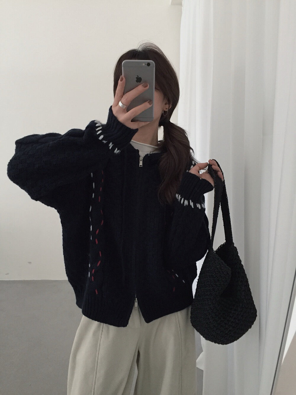 // 特別織紋撞色線麻花連帽CD