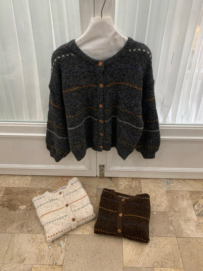 // 彩色鈎花線圓領CD