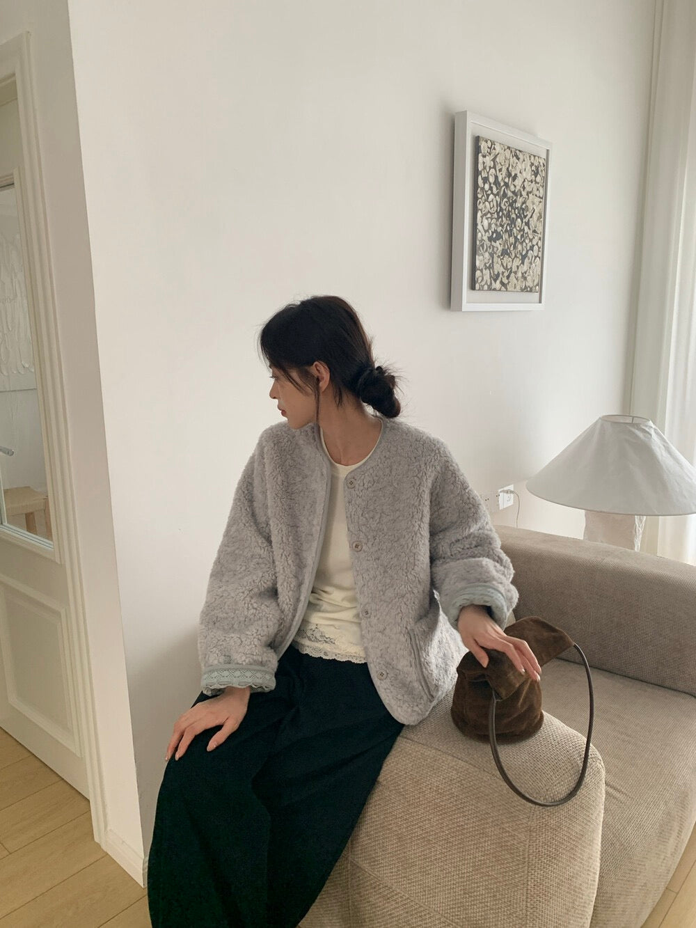 // 袖口翻邊拼lace包邊毛毛外套