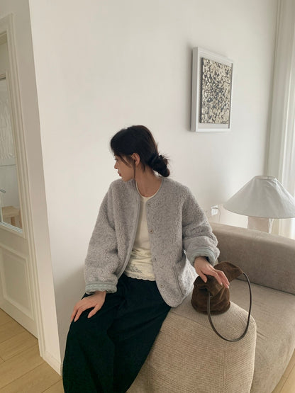 // 袖口翻邊拼lace包邊毛毛外套