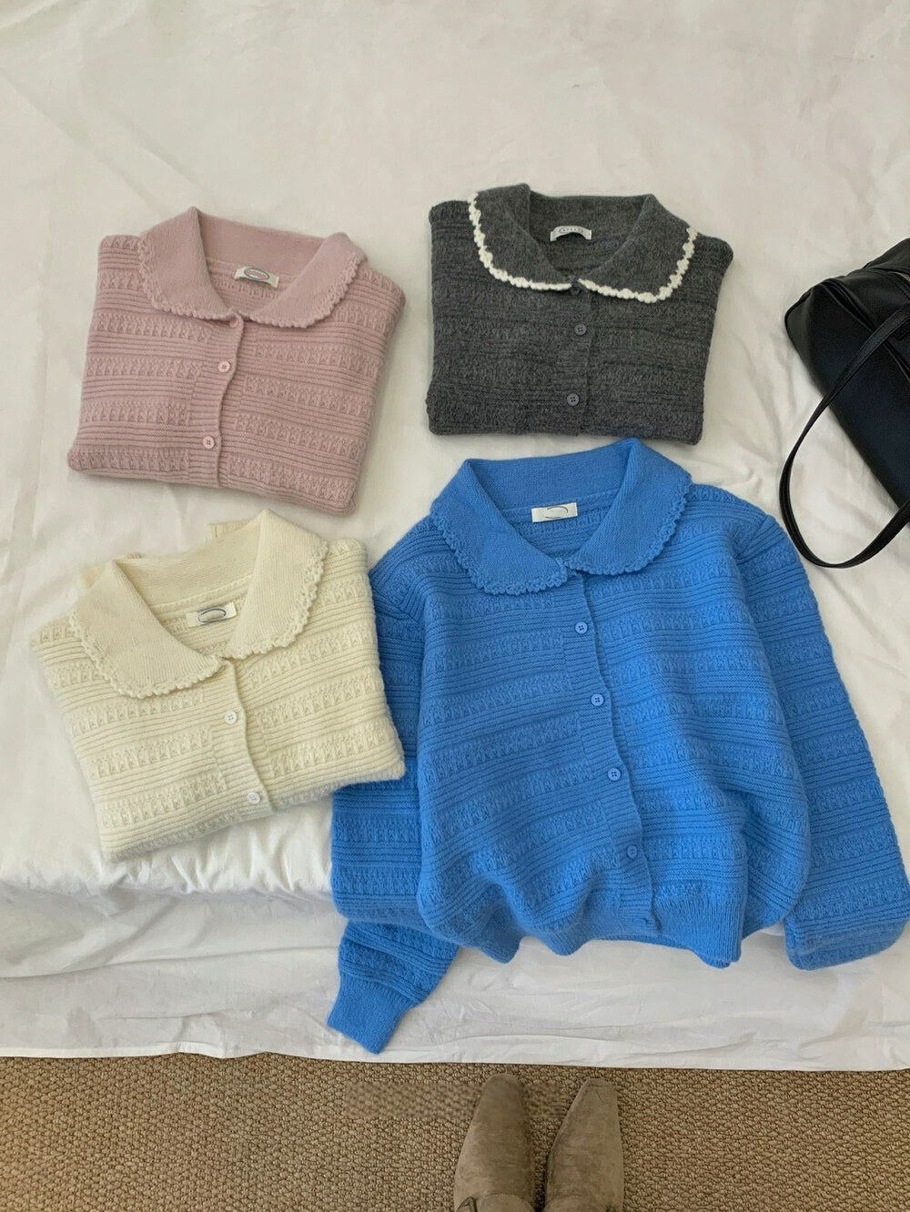 // 超精緻鈎花邊圓翻領特別織紋CD