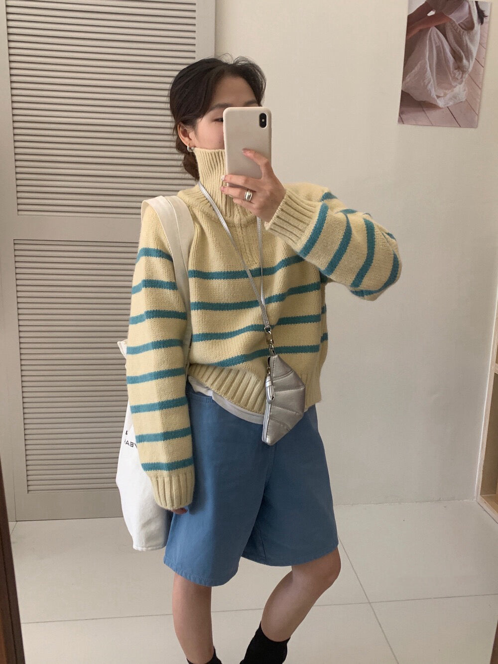 // 經典款半拉鍊間條毛衣