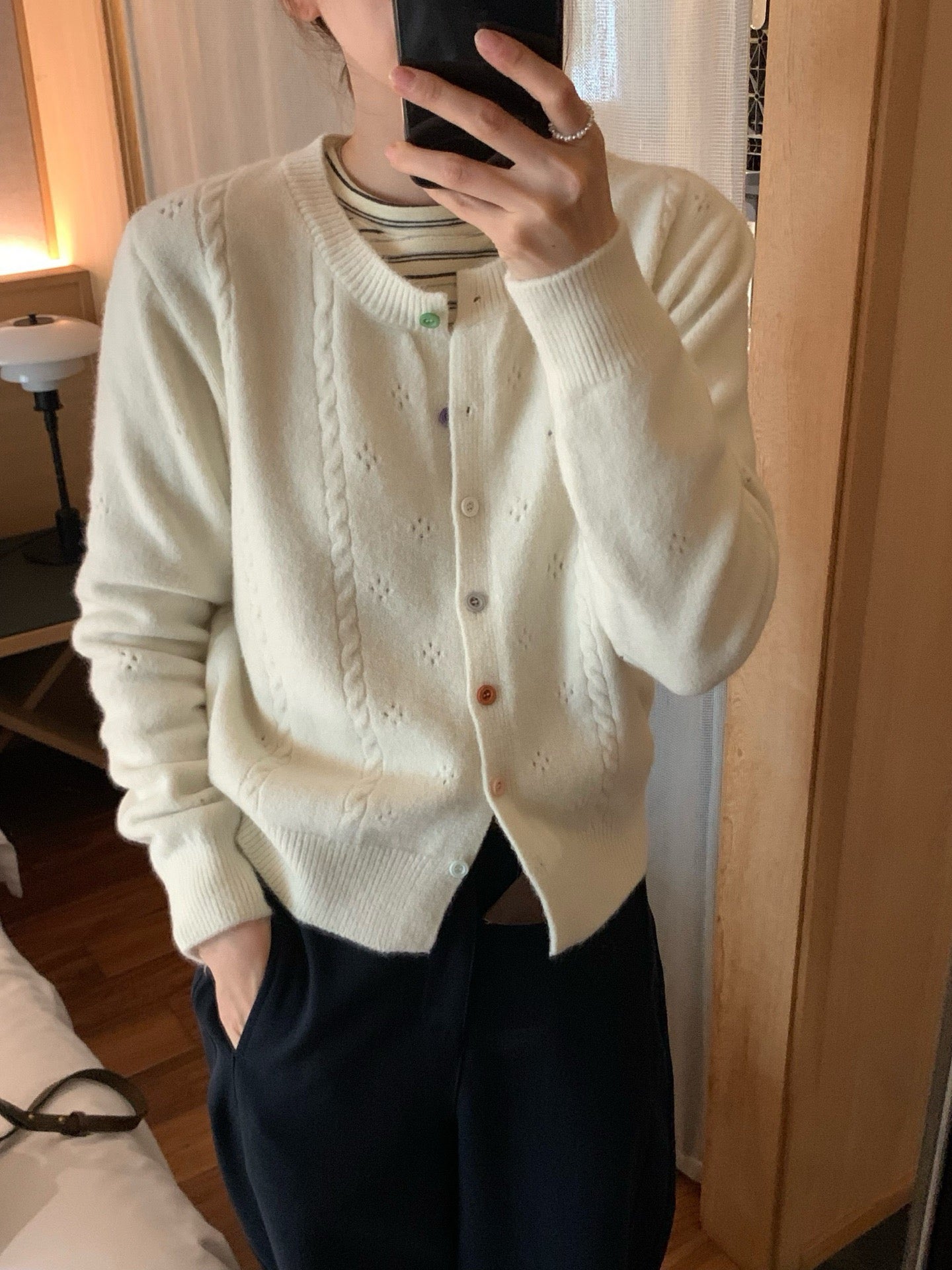 // 彩色鈕扣鏤空軟糯CD