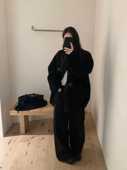 // 高品質拼扣麂皮邊牛角鈕毛毛外套