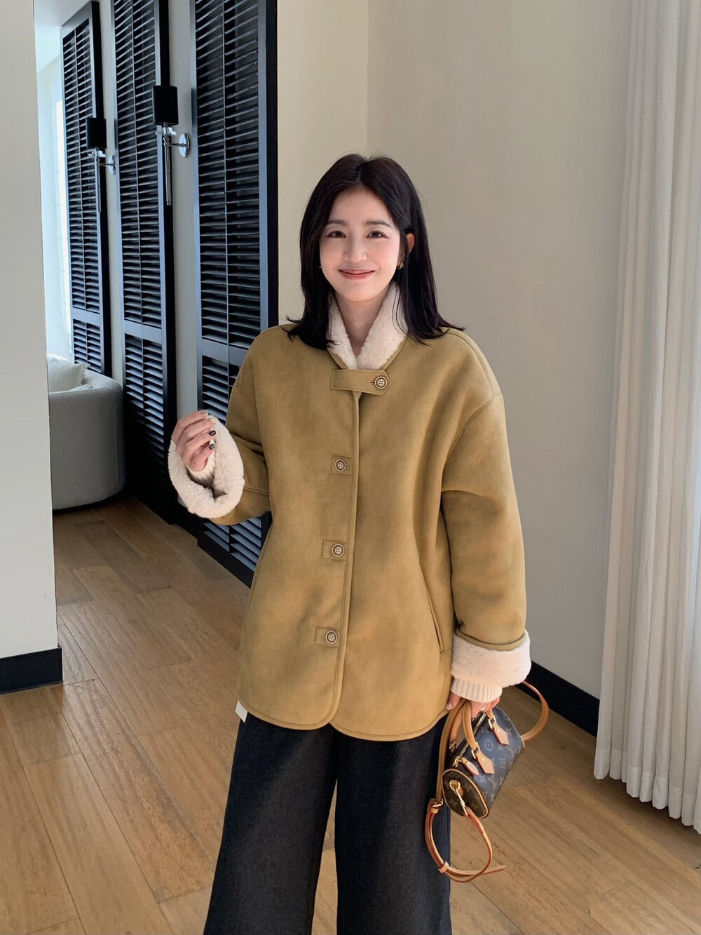 // 特別翻領設計皮毛一體中長外套