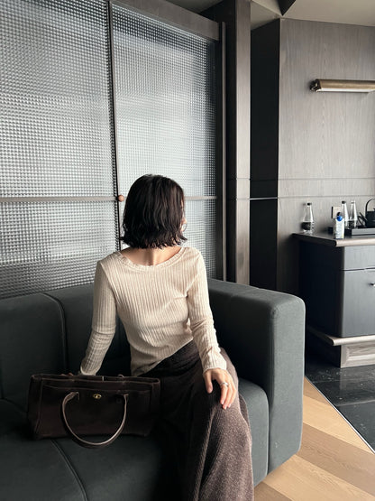 (部分現貨) // 直坑紋小設計U背TEE