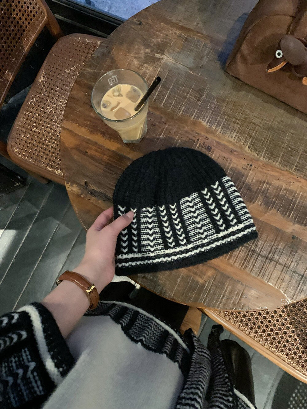 // 復古撞色特別織紋毛衣(連頸巾+帽)