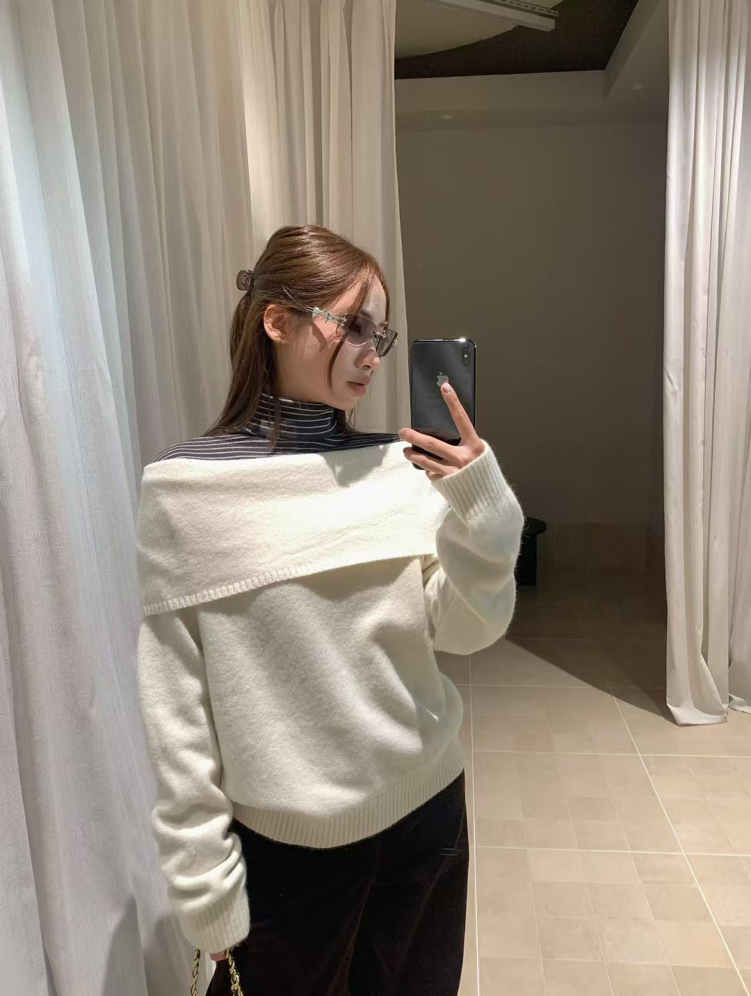 // 溫柔小性感一字領親膚NT