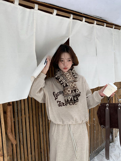 // 撞色刺繡字可束腳衛衣+中裙套裝(連頸巾)