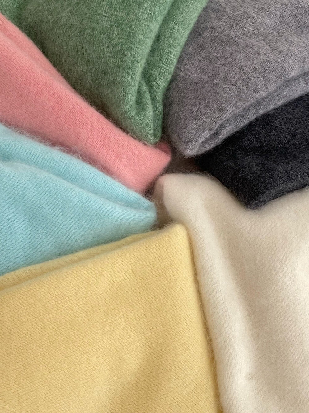 // 15色親膚羊毛拉絨工藝高級感V領NT