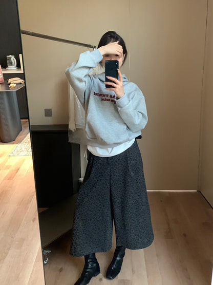 // 復古感植絨字連帽衛衣