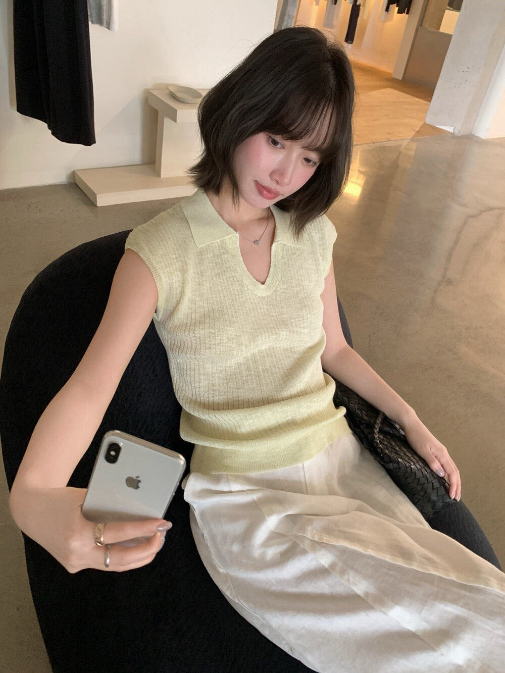 // 竹節麻小U翻領針織上衣