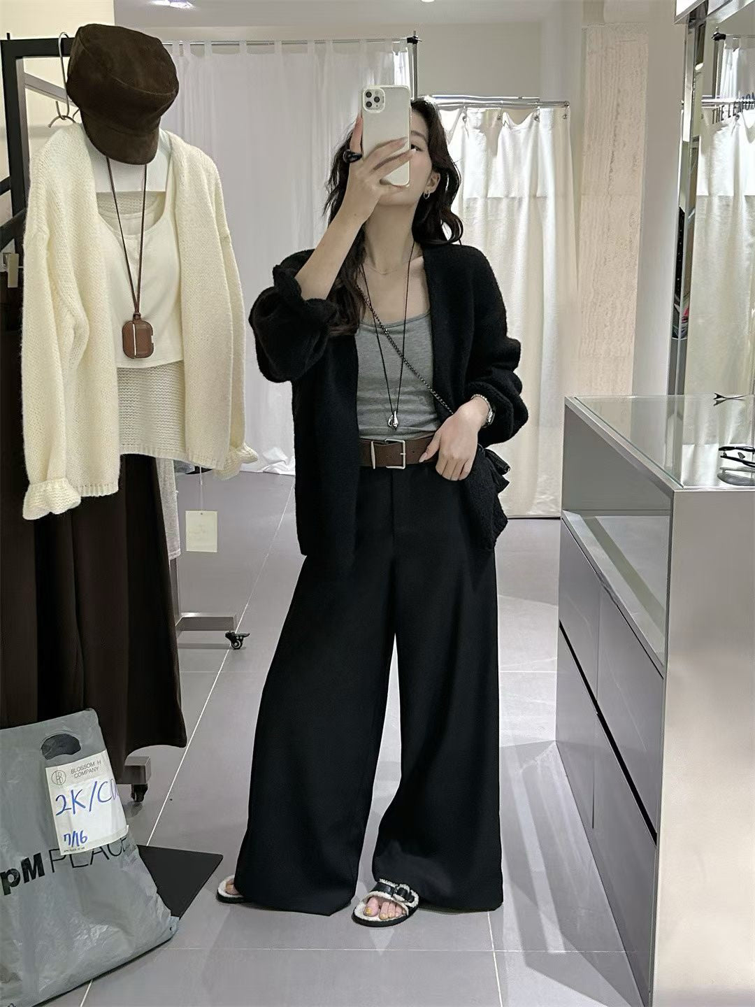 // 褲型完美連腰帶薄呢料褲