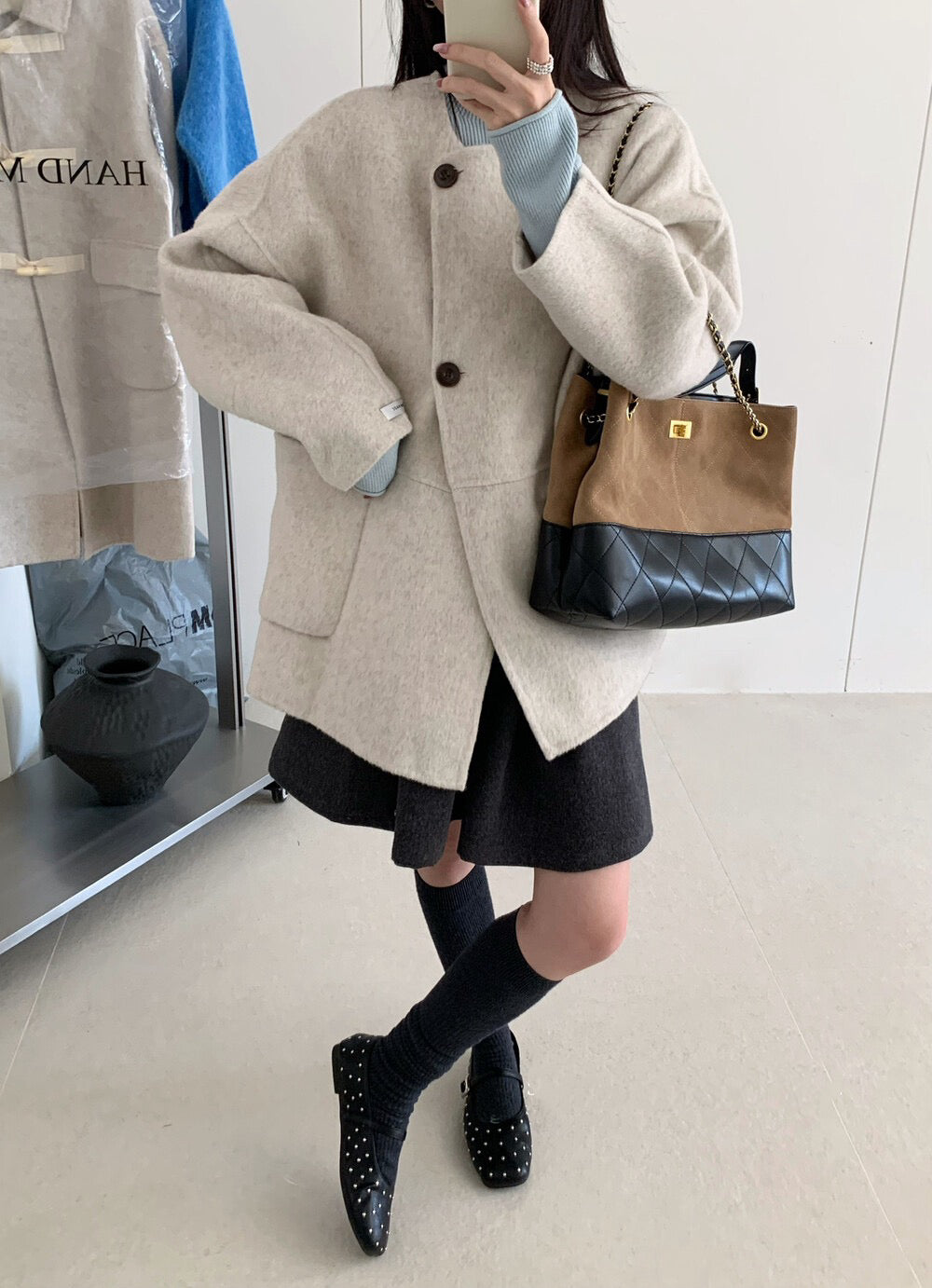 // 100%羊毛簡約兩粒鈕手工外套(連小袋仔)