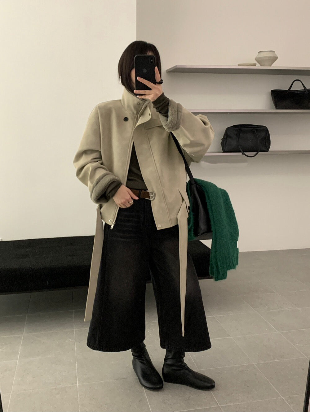 // 版型超好的拼毛毛底蛋白皮外套￼