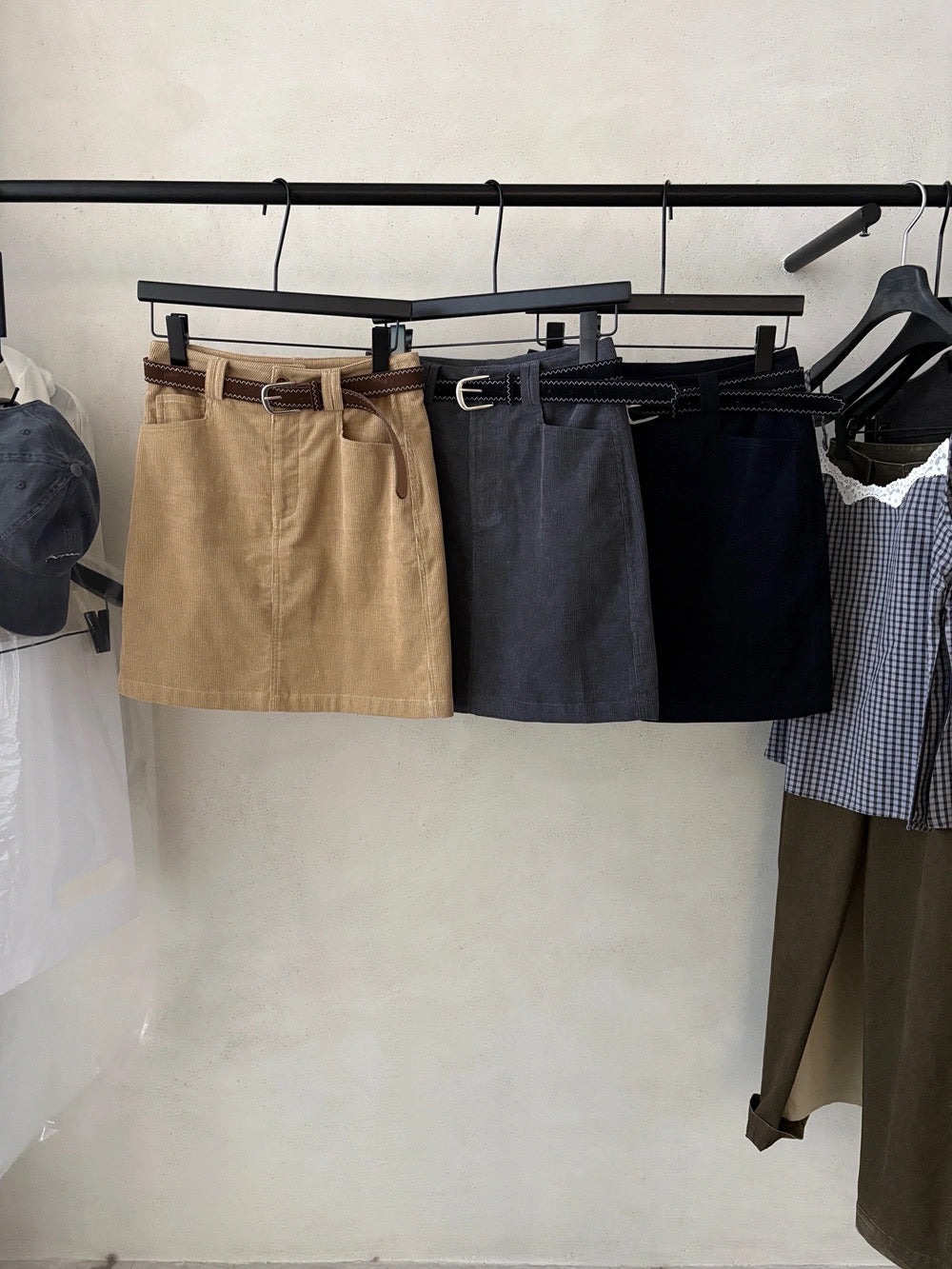 S21 / 復古微A字後口袋燈芯絨短裙(連腰帶)