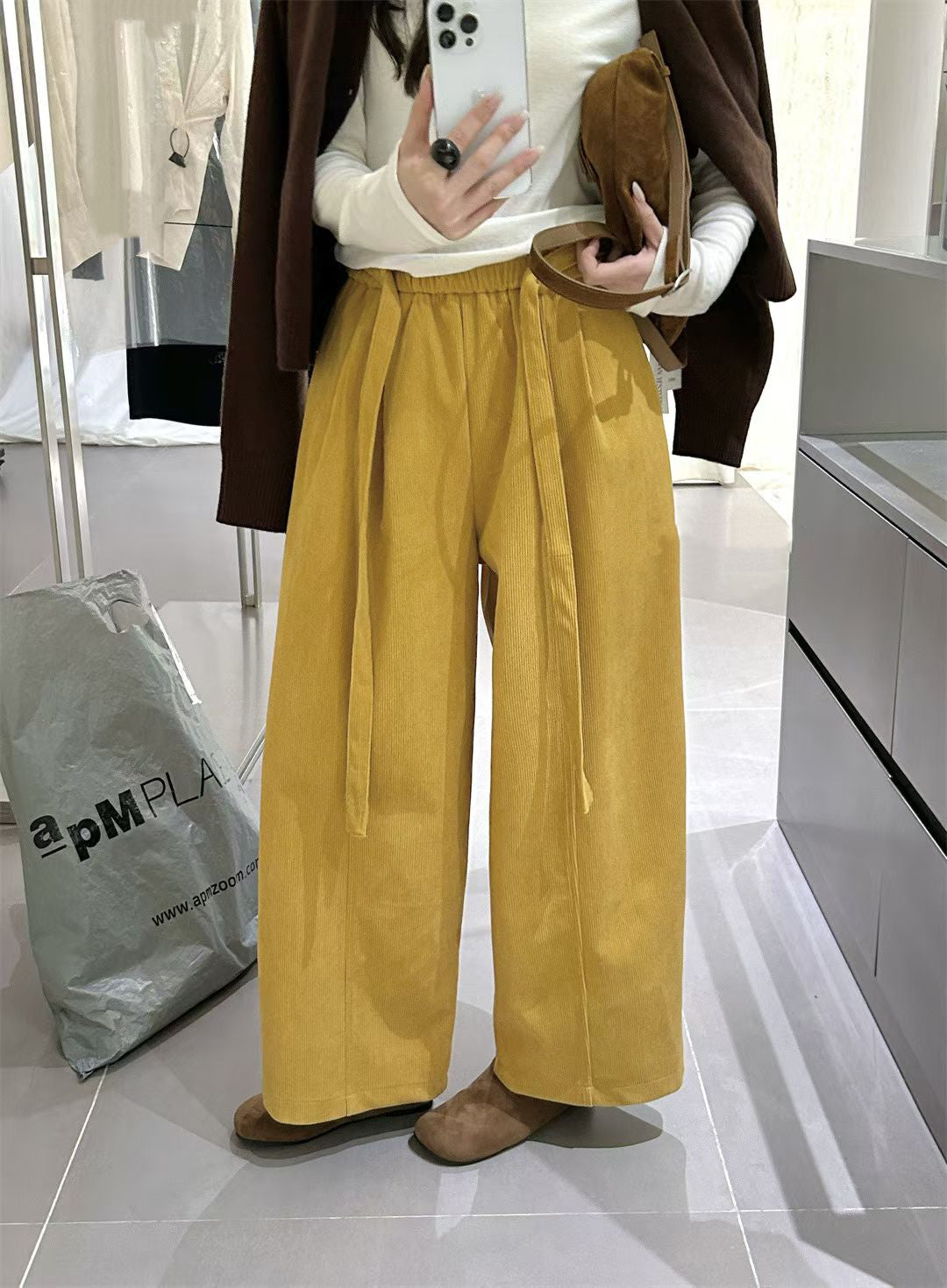 // 復古連腰帶燈芯絨褲