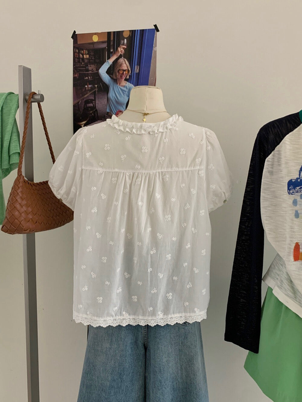 // 木耳花邊小刺繡lace腳排扣BL
