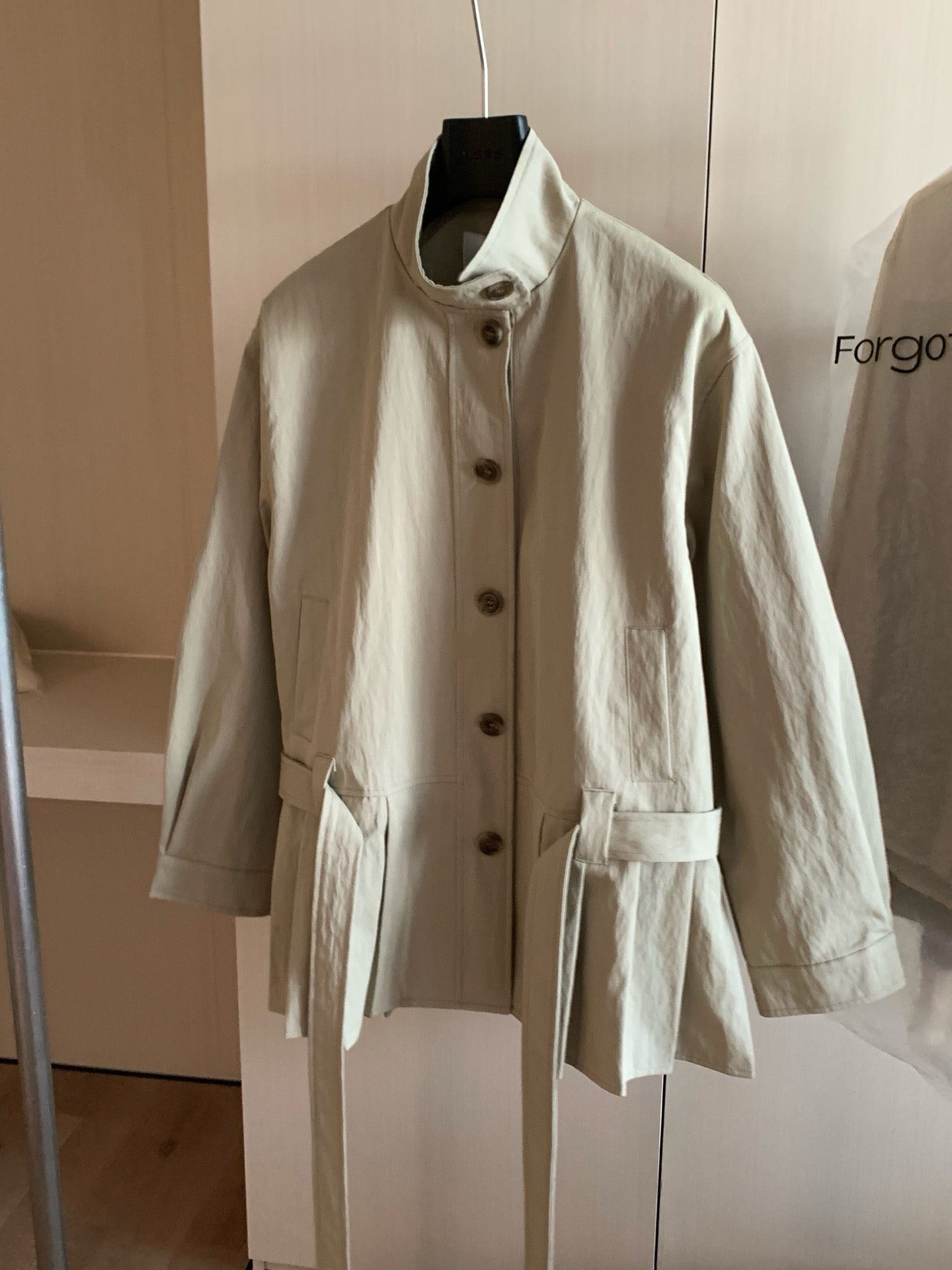 // 設計感百褶腳可立領trench coat