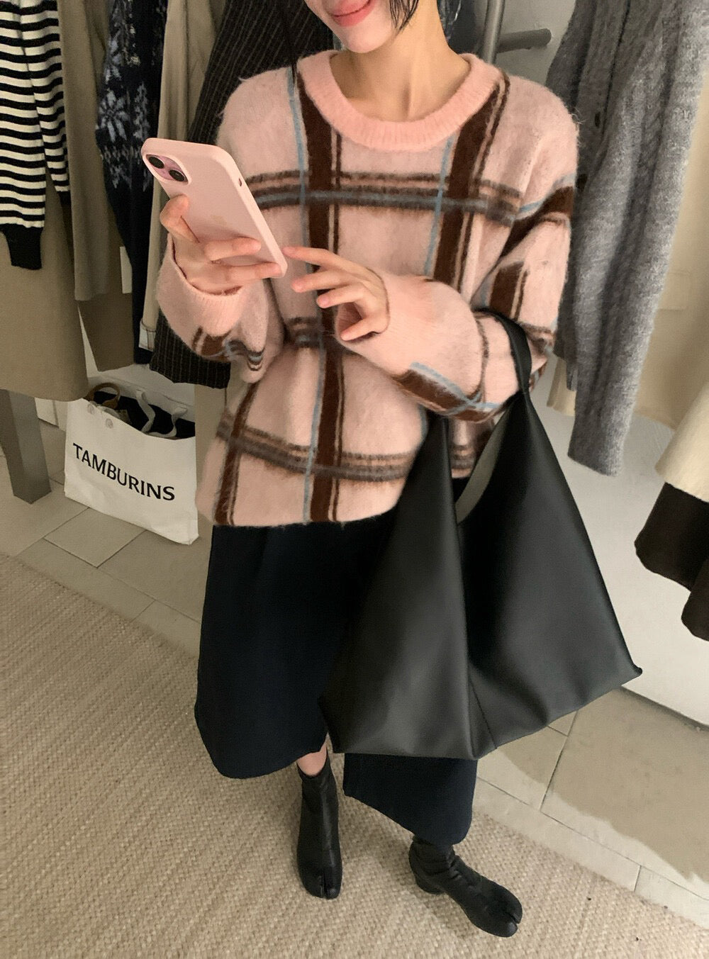 // 慵懶拉絨撞色格紋毛衣