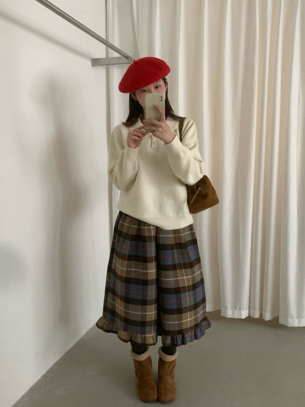 // 鈎花花邊圓翻領毛衣