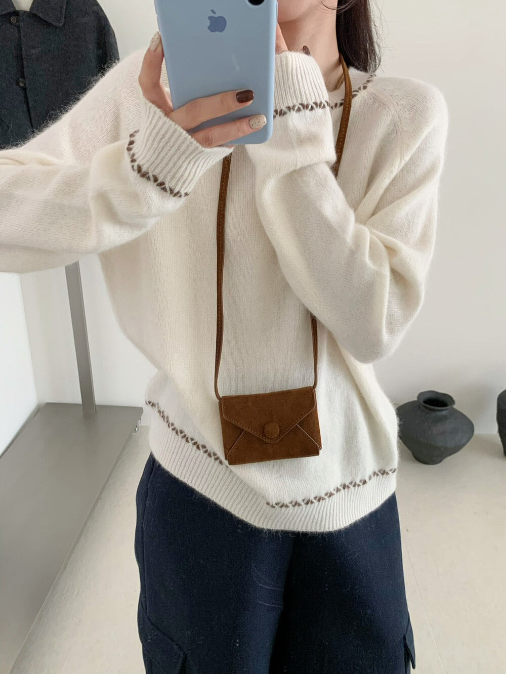 // 撞色穿插邊設計12%兔毛NT