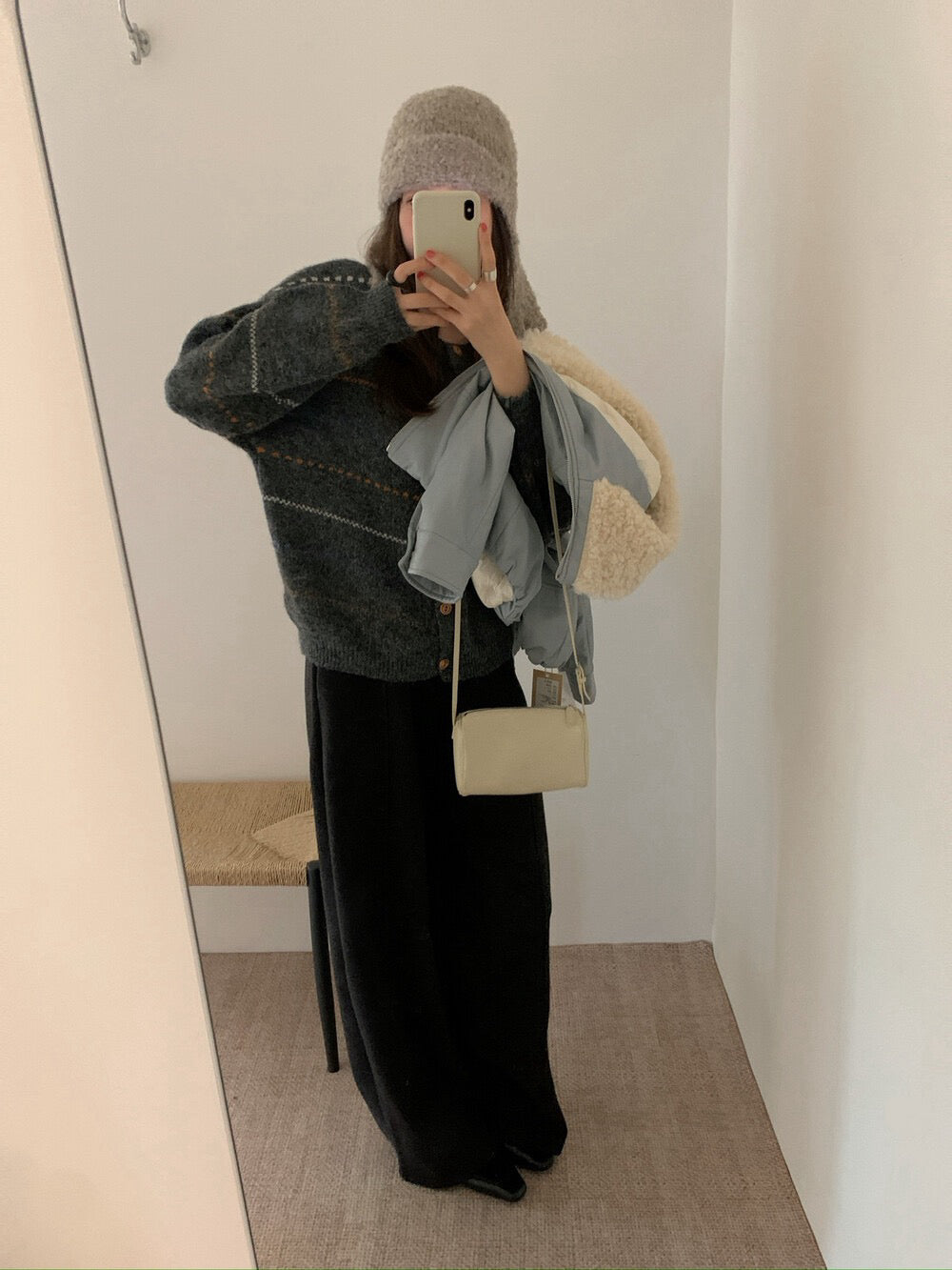 // 彩色鈎花線圓領CD