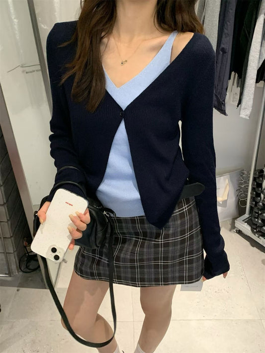 // 單鈕扣+V領背心假兩件上衣