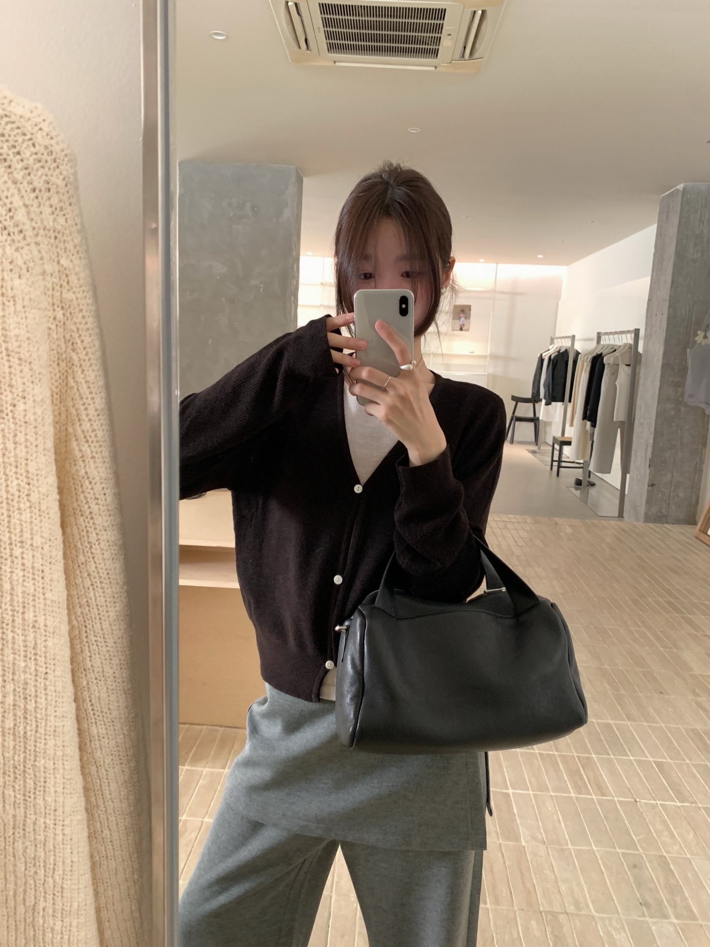 // 超親膚假兩件鈕扣羊毛角針織上衣