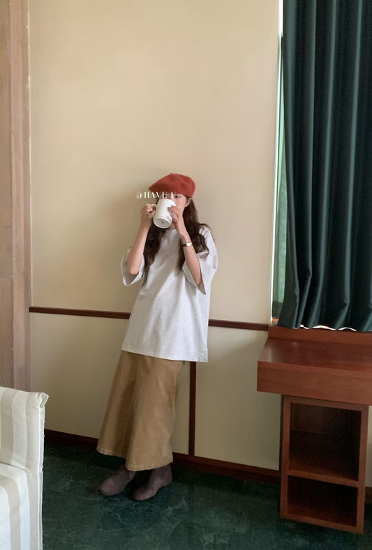// 背後玫瑰圖案寬鬆TEE