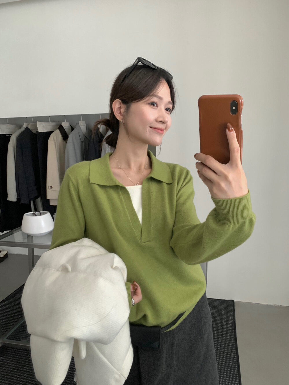 // 自帶造型假兩件小v翻領NT