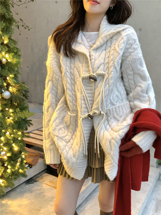 // 超重工牛角鈕麻花連帽中長CD