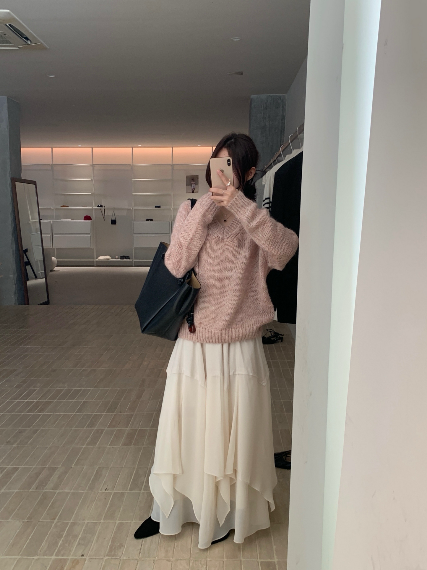 // 慵懶感滿滿V領針織毛衣