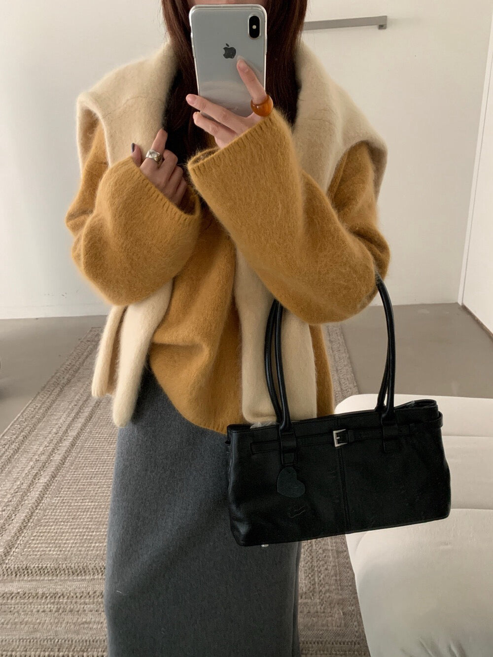 // 色系超美30%兔毛毛茸感軟糯親膚圓領毛衣