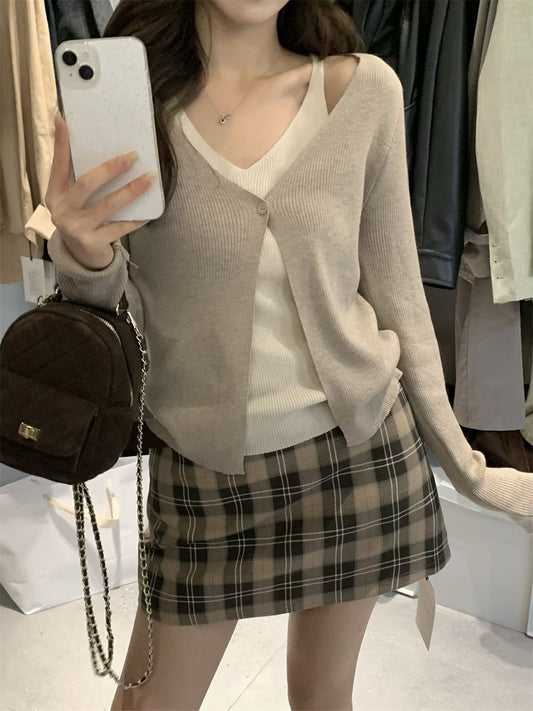// 單鈕扣+V領背心假兩件上衣