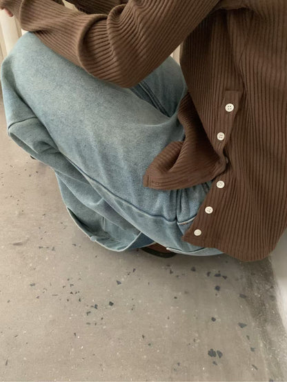 // 超顯瘦直坑紋側開鈕TEE