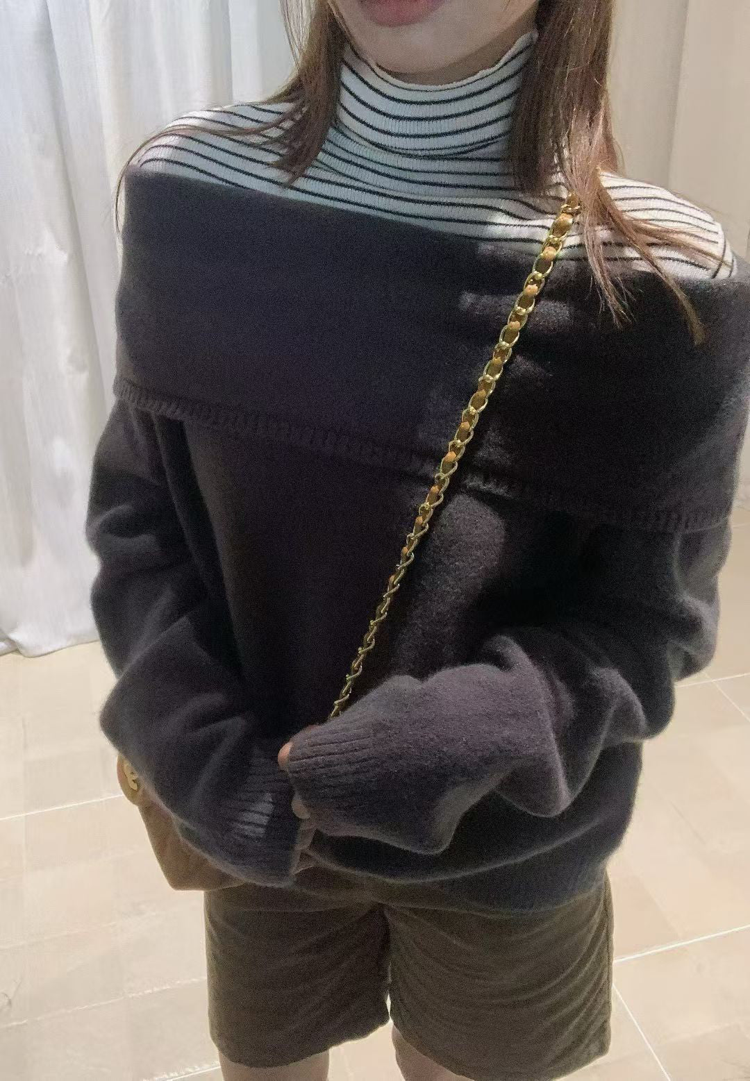 // 溫柔小性感一字領親膚NT