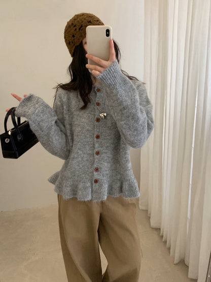 // 8%綿羊毛荷葉花邊腳排扣毛衣