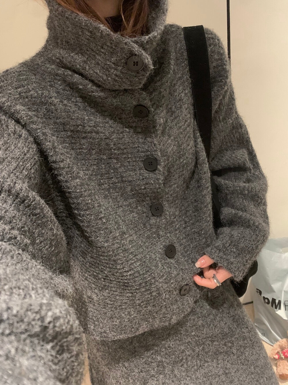 // 慵懶休閒感立領排扣毛衣+半身裙套裝