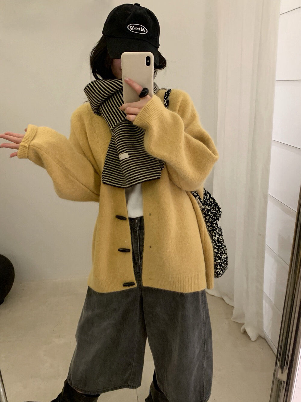 // 超軟糯寬鬆中長牛角鈕CD