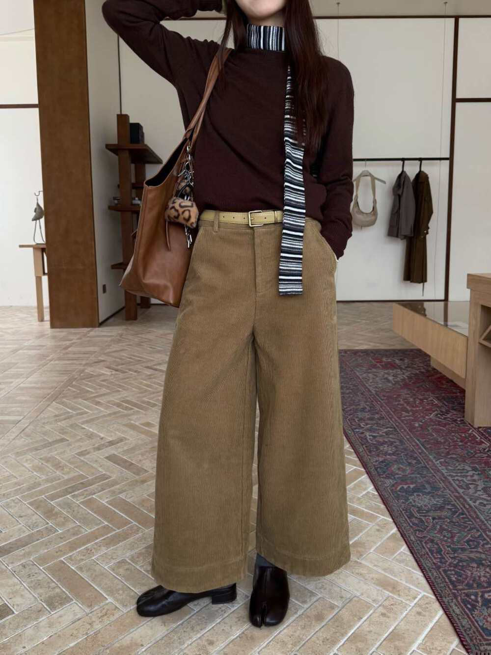 // 顯瘦版型燈芯絨直腳九分褲(連腰帶)