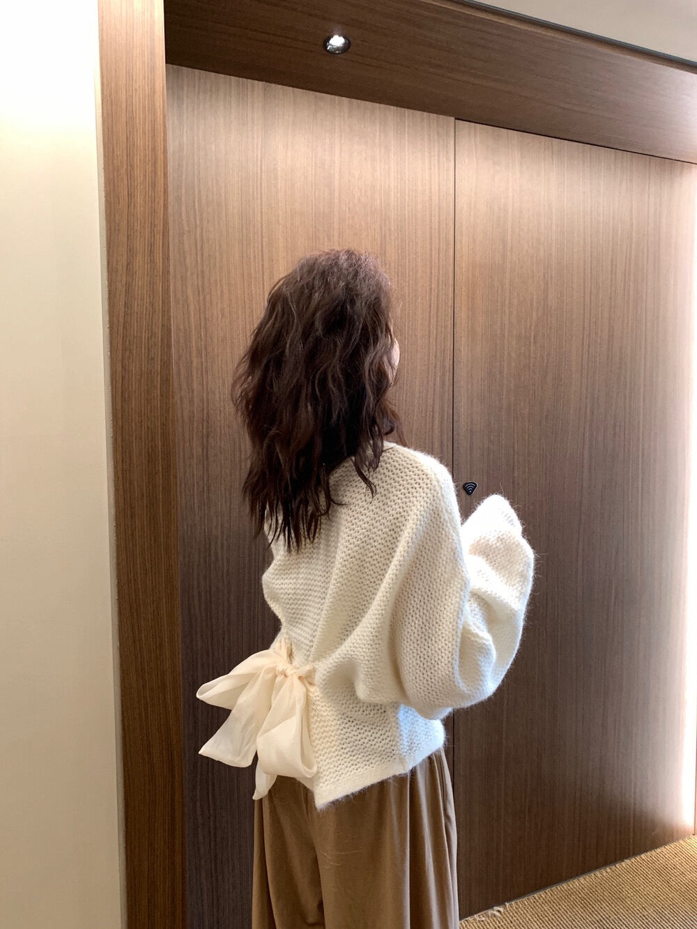 // 設計感後綁帶蝙蝠袖毛衣