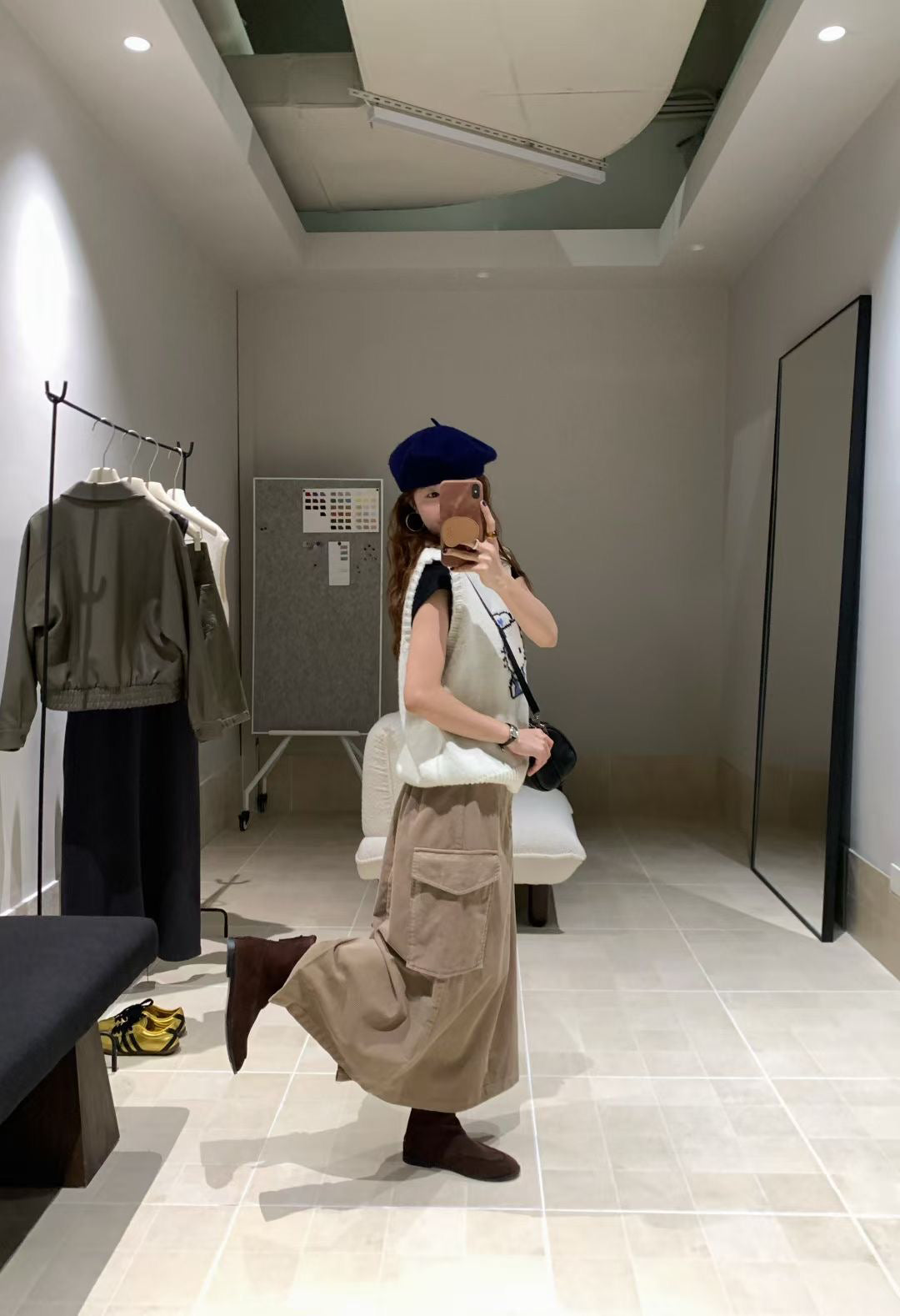 // 雙口袋燈芯絨中裙
