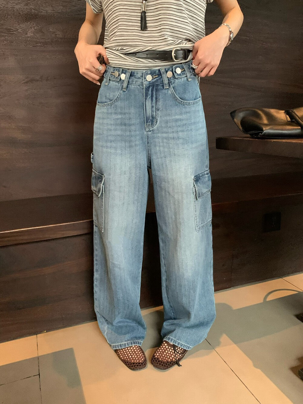 // 做舊洗水口袋鈕扣褲頭工裝牛仔褲