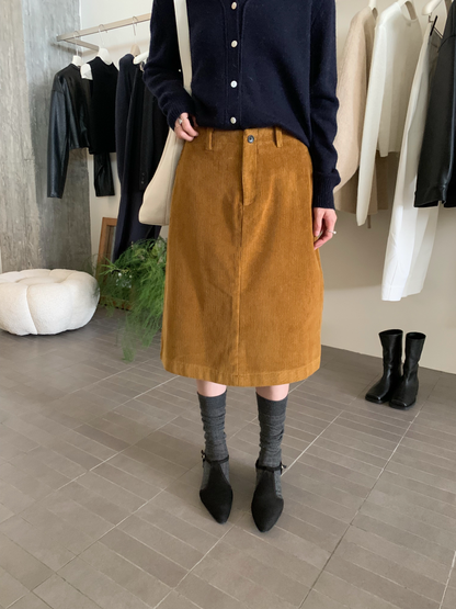 (部分現貨) // 復古感燈芯絨五分中裙