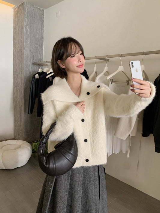 // 毛茸感大翻領貂絨鈕扣外套