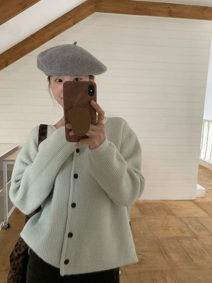 // 12色超美色系V領排扣羊絨紗CD